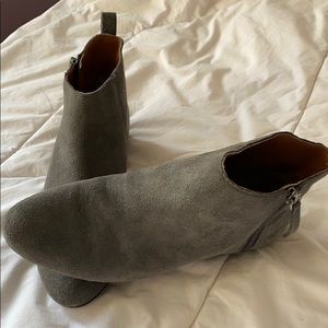 GAP ankle booties, grey suede.